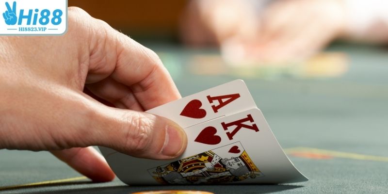 Luật chơi poker cho phép tố theo nhiều cách tùy chiến thuật